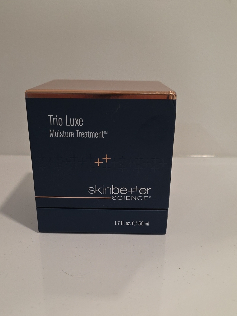New- No Seal- Trio Luxe Moisture Treatment